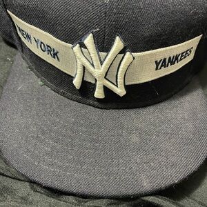New Era Yankees Black and White Cap
